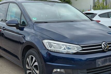 VW Touran 237.256 km 14.410 &euro; Garbsen 30827