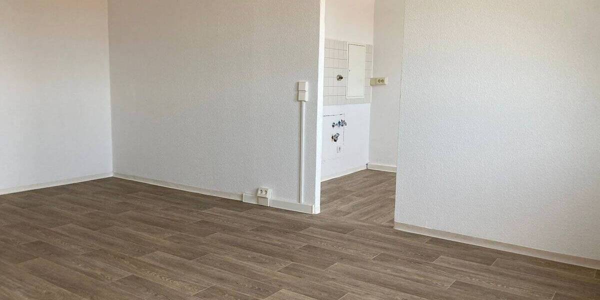 Etagenwohnung Gera Innenstadt - 4 Zimmer, 76 m&sup2;, 425&euro; | Angebot:26916693