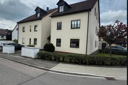 3-Zimmer-Wohnung mit Balkon, Stellplatz & Einbauküche 3 zimmer