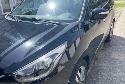 Hyundai ix35 180.000 km 8.900 &euro; Oldenburg 26123