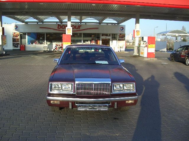 Chrysler New Yorker 180.098 km 2.500 &euro; Erfurt 99084