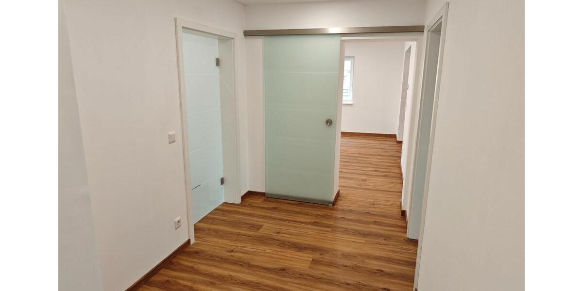 Etagenwohnung Hammelburg - 3.5 Zimmer, 111 m&sup2;, 1.200&euro; | Angebot:26614914
