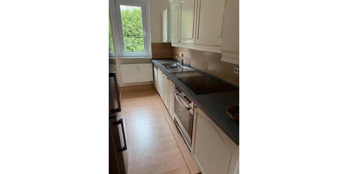 Schöne 3 Raum Wohnung mit Einbauküche 3 zimmer