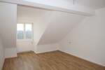 Tolle 2-Zimmer Dachgeschoßwohnung mit Loggia - Direkt am Lene-Voigt-Park