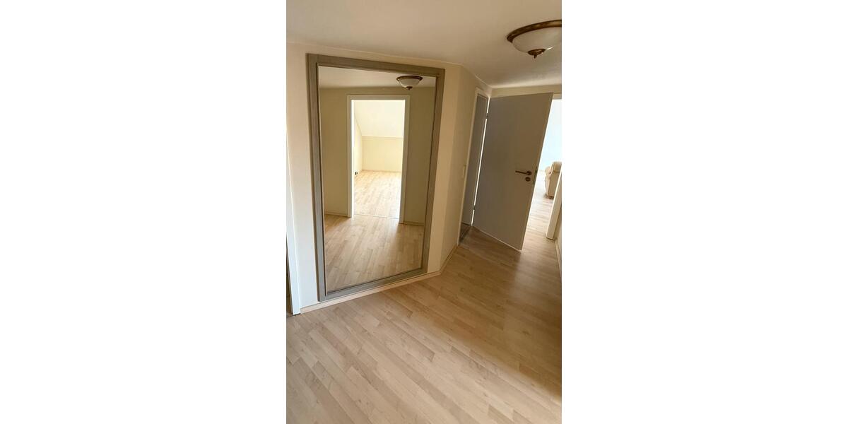 Etagenwohnung Koblenz - 5 Zimmer, 105 m&sup2;, 1.300&euro; | Angebot:24627489