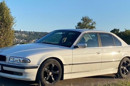 BMW 728 275.000 km 4.500 &euro; Friolzheim 71292