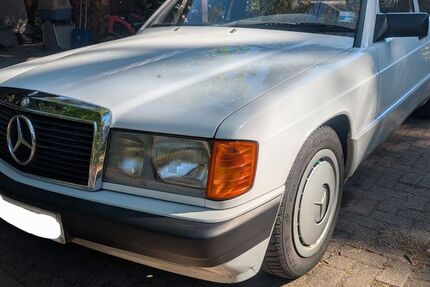 Mercedes-Benz 190 103.550 km 7.500 &euro; Hamburg 22559