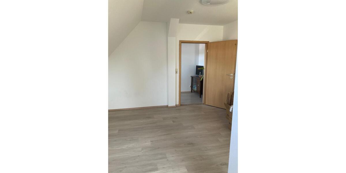 Dachgeschoßwohnung Schleusingen - 2 Zimmer, 46 m&sup2;, 470&euro; | Angebot:25350940