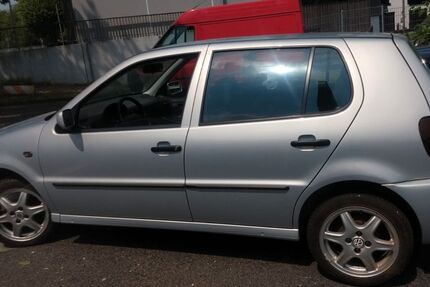VW Polo 33.806 km 2.900 &euro; Leverkusen 51379
