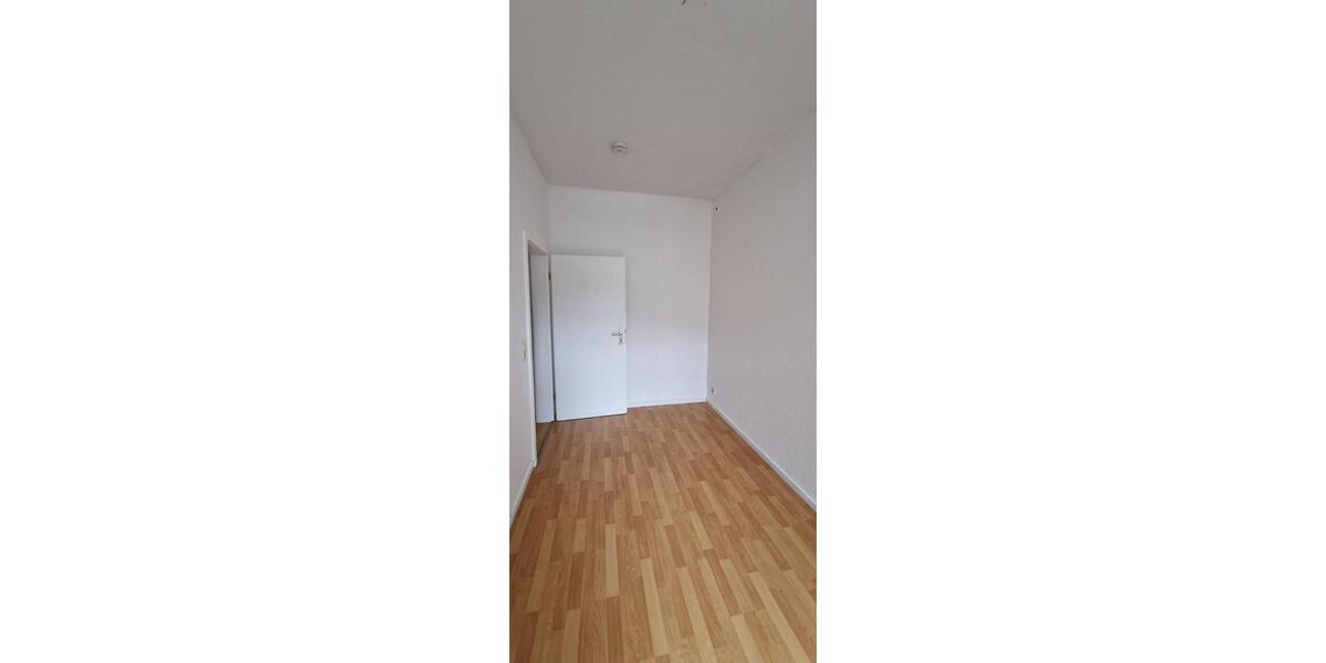 Erdgeschoßwohnung Zwickau - 4 Zimmer, 93 m&sup2;, 580&euro; | Angebot:26676965