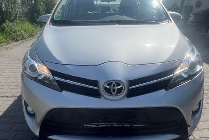 Toyota Verso 206.000 km 7.499 &euro; Germersheim 76726