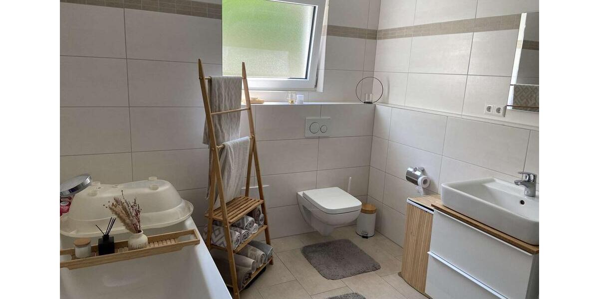 Etagenwohnung Nagold - 3 Zimmer, 100 m&sup2;, 1.250&euro; | Angebot:25570117