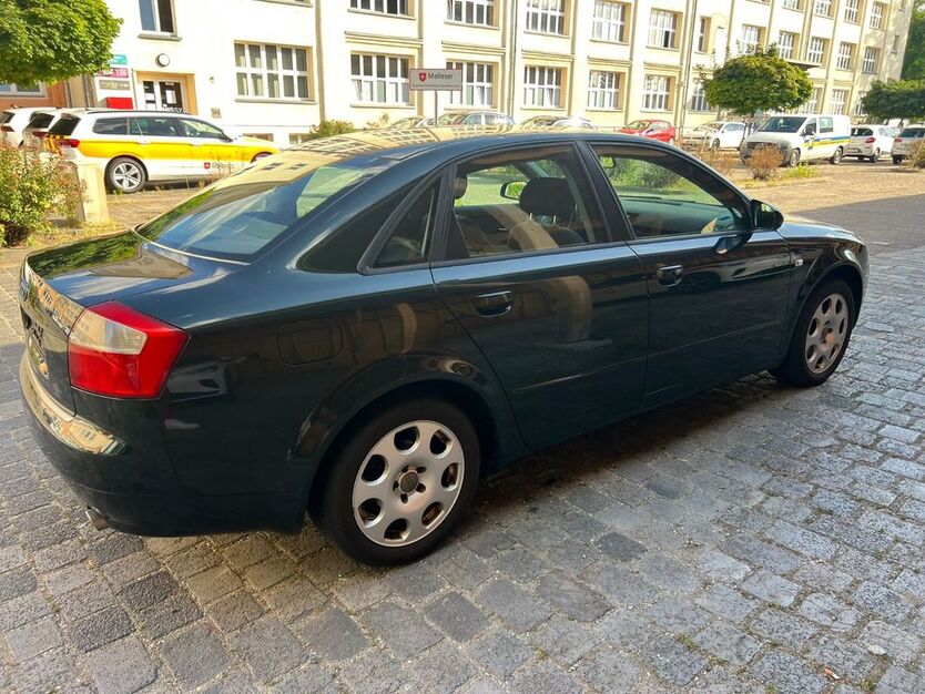 Audi A4 270.000 km 1.190 € Dresden 01139
