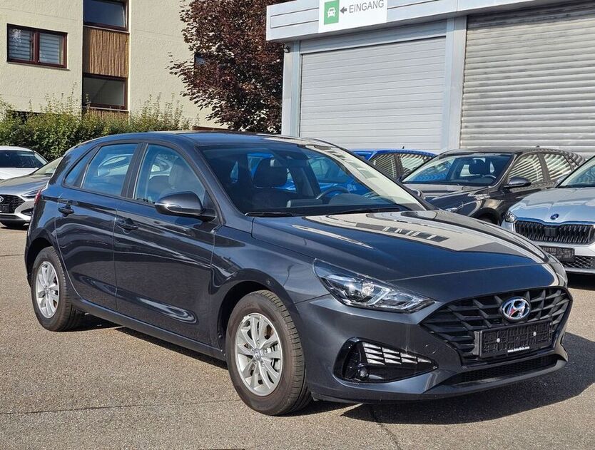i30