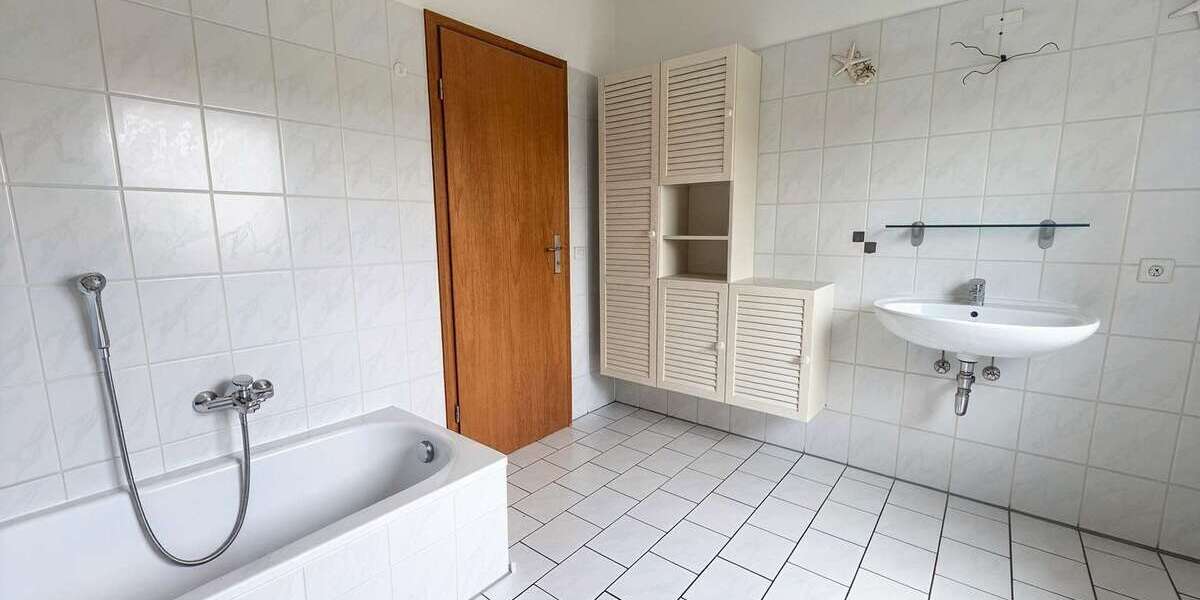 Schöne Doppelhaushälfte in Wehrheim mit zwei Wohnungen, Garten & Garage - Doppelhaushälfte Wehrheim | Angebot:27271153