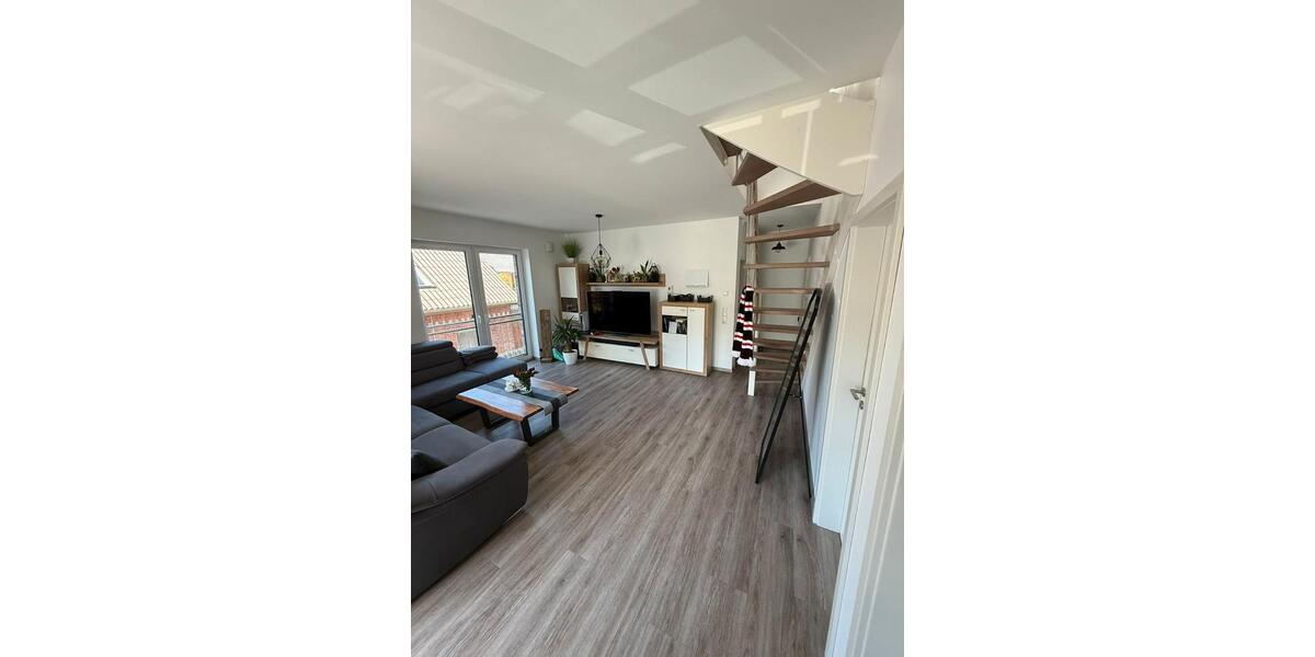 Dachgeschoßwohnung Stade - 3 Zimmer, 80 m&sup2;, 1.120&euro; | Angebot:26479300