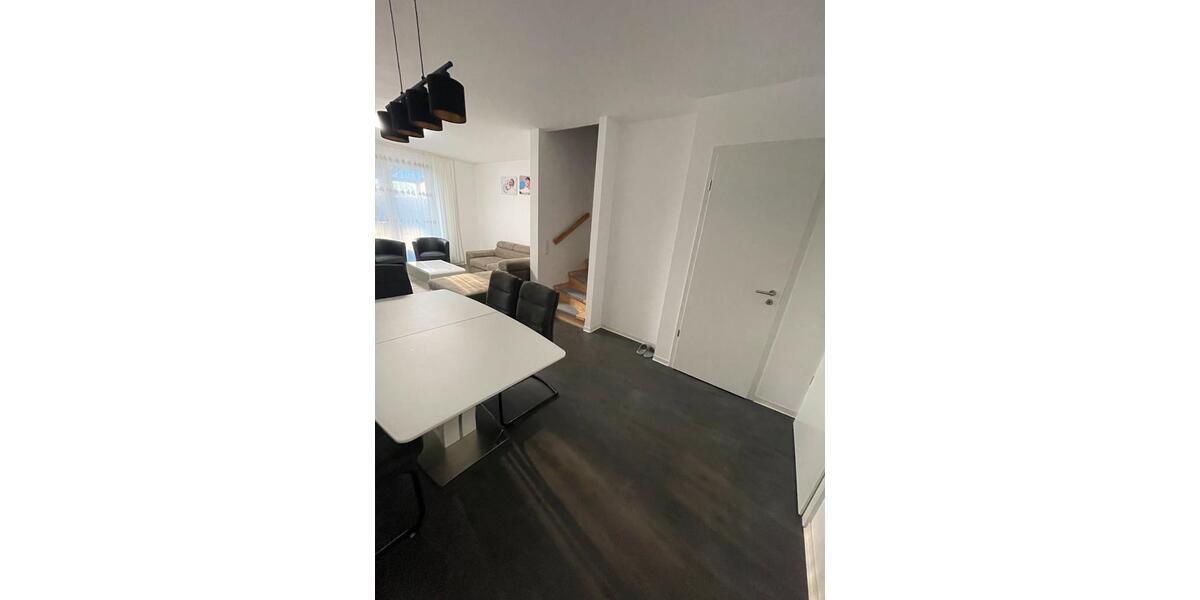 Reihenhaus Hanau Großauheim - 5 Zimmer, 130 m&sup2;, 1.830&euro; | Angebot:26591387
