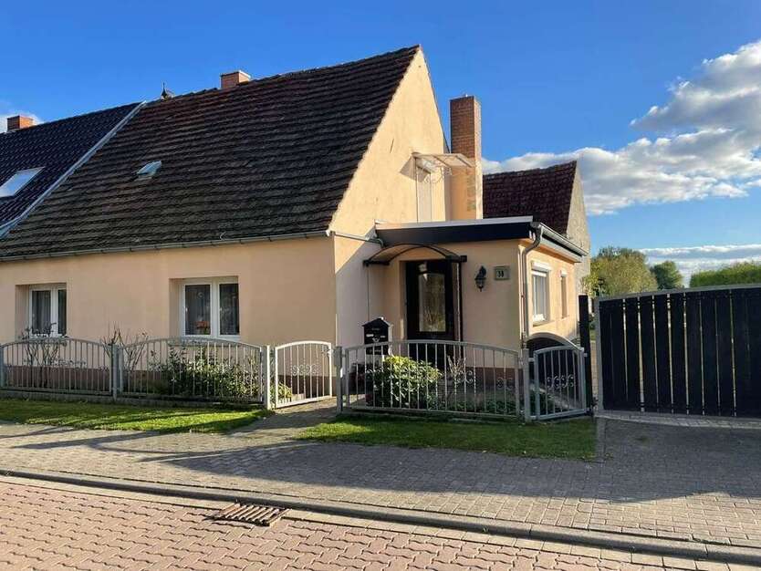 Haus zum Kaufen in Pritzwalk Giesensdorf 90.000 € 90 m²