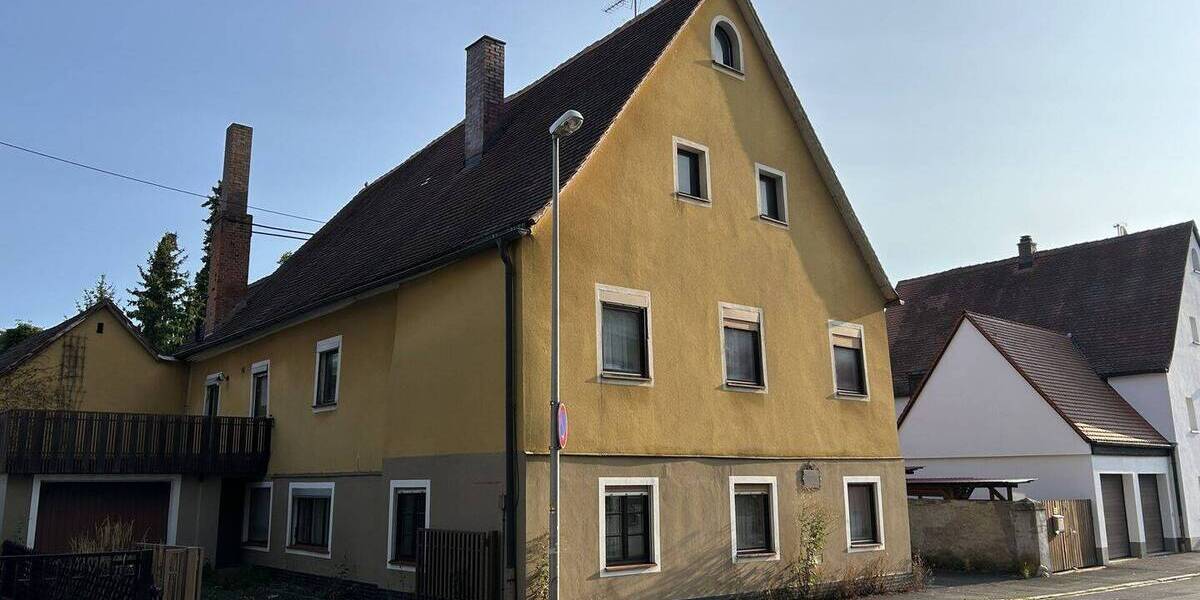 Mehrfamilienhaus, Wohnhaus Erlangen / Frauenaurach Frauenaurach - 8 Zimmer, 236 m&sup2;, 359.000&euro; | Angebot:24051824