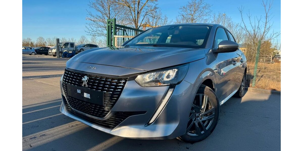 Peugeot 208 158.000 km 8.700 &euro; MIttenwalde 15749