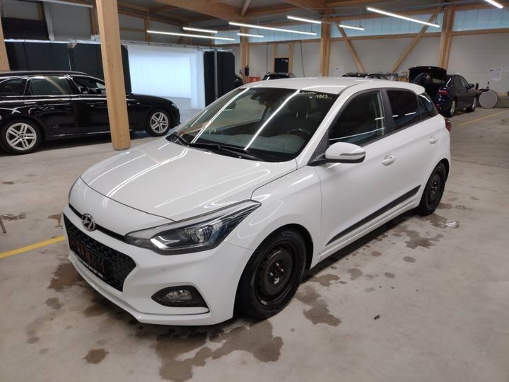 i20