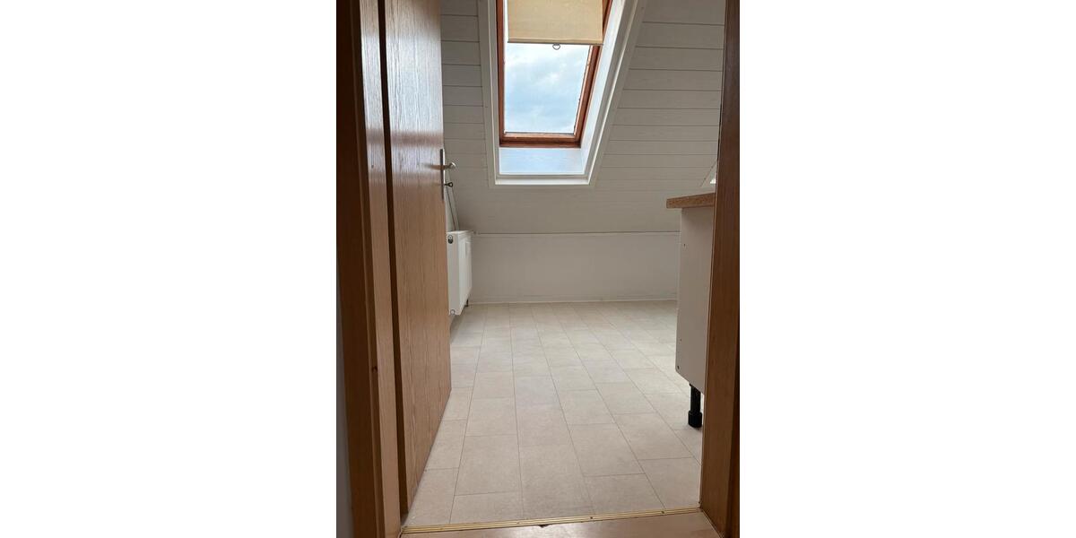 Dachgeschoßwohnung Bretzenheim - 2 Zimmer, 67 m&sup2;, 155.000&euro; | Angebot:27108683