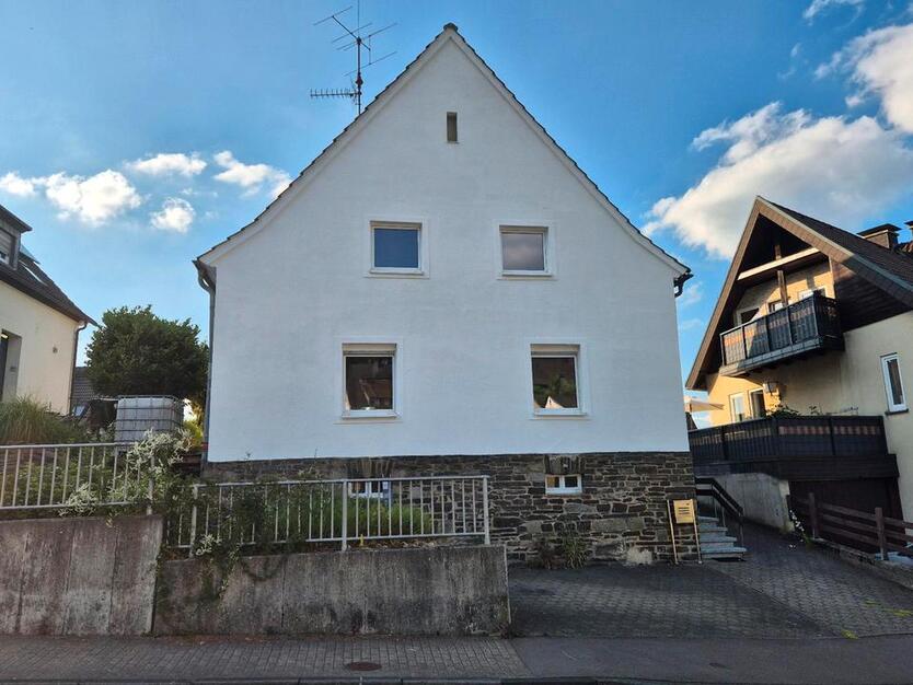 1-2 Familienhaus in Attendorn, 202m2 Wohnfläche