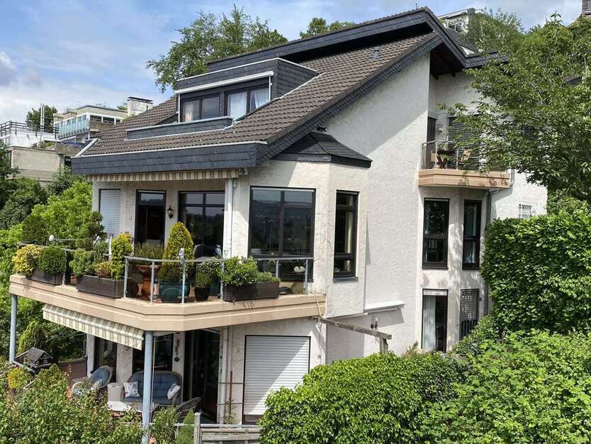 Wohnung zum Mieten in Königswinter 2.000 € 200 m²