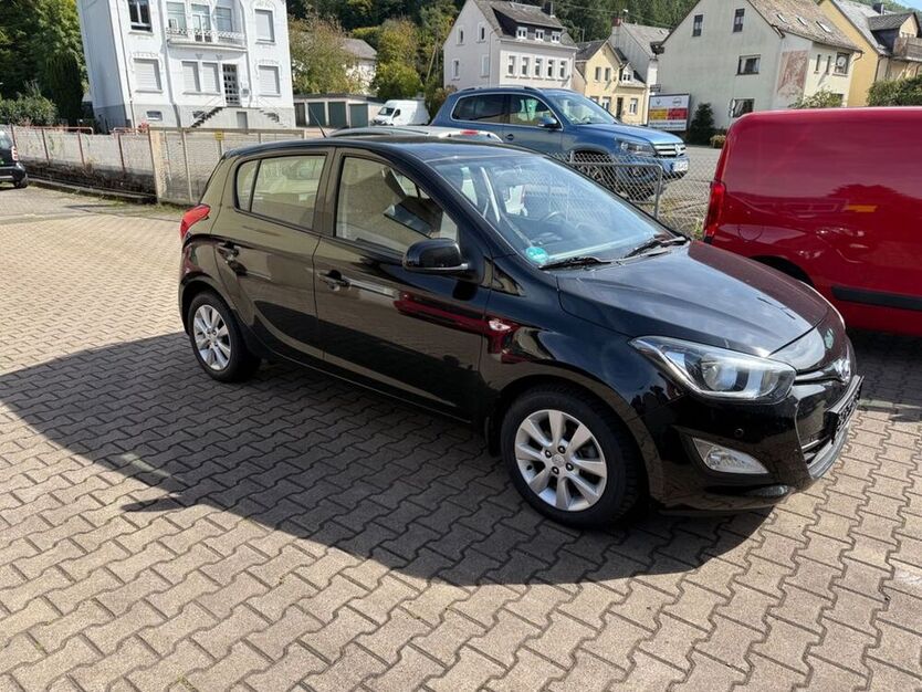 i20