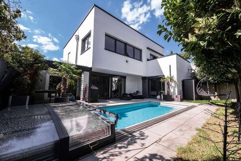Haus zum Kaufen in München 3.150.000 € 307.17 m²