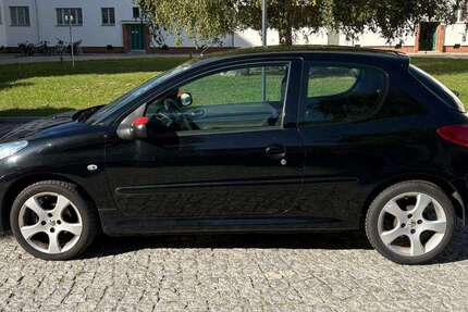 Peugeot 206 98.500 km 3.900 € Berlin 12103