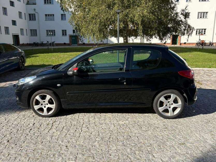 Peugeot 206 98.500 km 3.900 € Berlin 12103