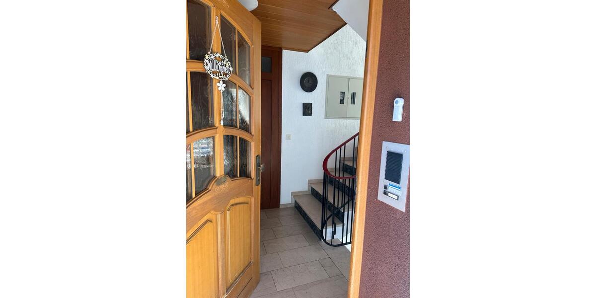 Dachgeschoßwohnung Birresborn - 3 Zimmer, 93 m&sup2;, 600&euro; | Angebot:26131762