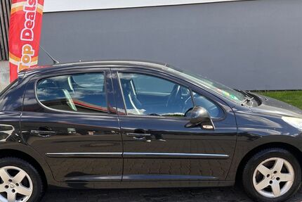 Peugeot 207 109.000 km 3.999 € Berlin 10119