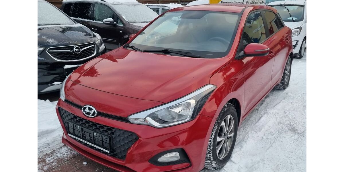 Hyundai i20 123.288 km 8.200 &euro; Berlin 12489