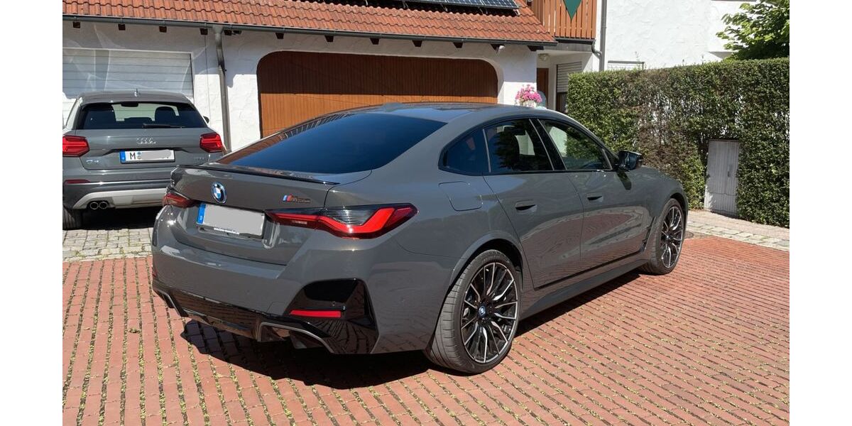 BMW i4 26.000 km 52.900 &euro; Garching 85748