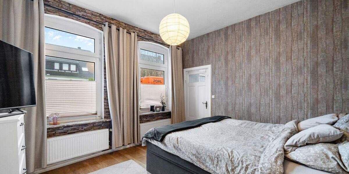 Mehrfamilienhaus, Wohnhaus Hohenwestedt - 8 Zimmer, 221 m&sup2;, 289.000&euro; | Angebot:25777887