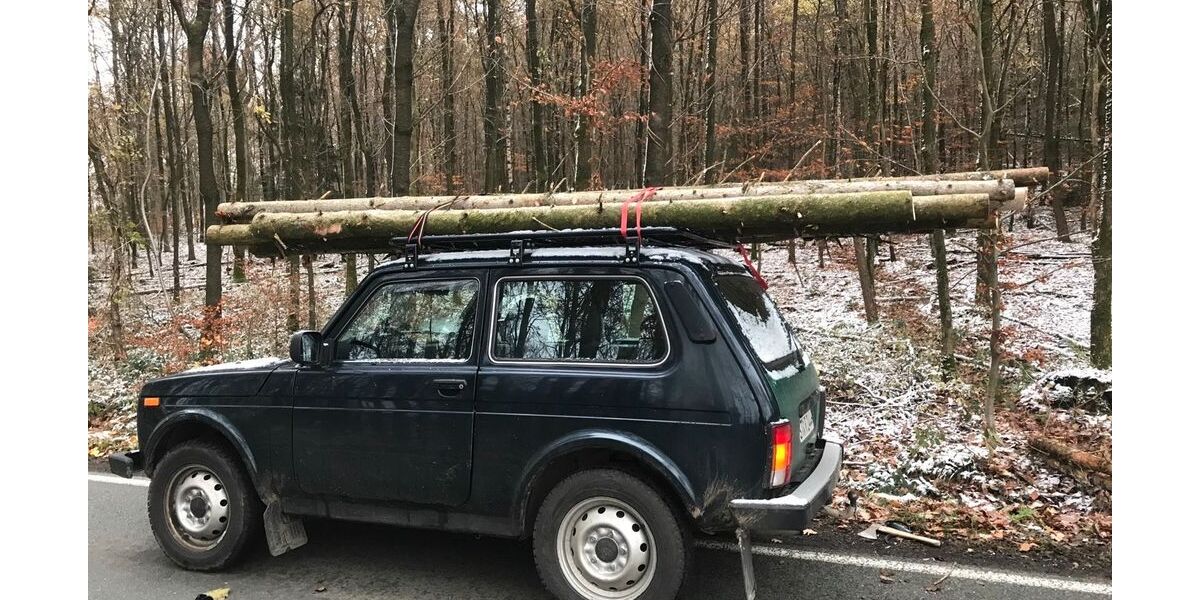 Lada Niva 112.000 km 9.000 &euro; Blomberg 32825