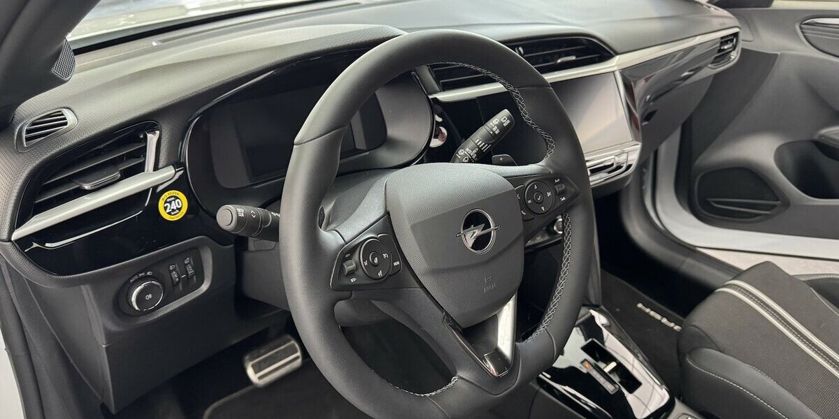 Opel Corsa GS 1.2 Turbo 1.Hand Sitzheizung Carplay 8.600 km 18.679 &euro; Lich 35423