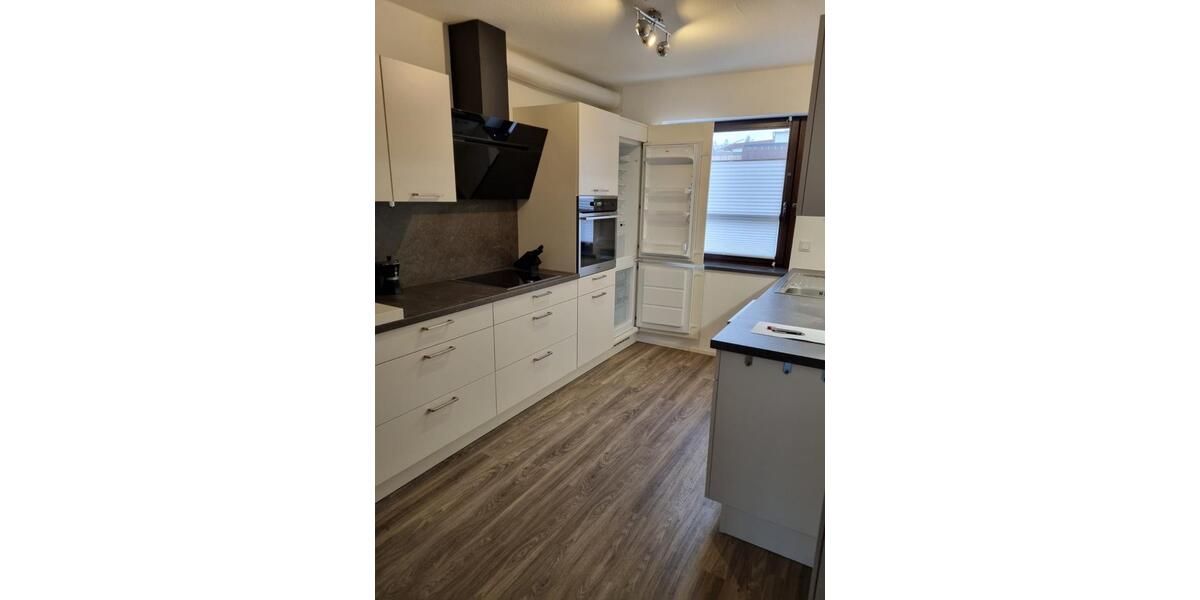 Etagenwohnung Würzburg Heuchelhof - 4 Zimmer, 102 m&sup2;, 1.495&euro; | Angebot:25309044