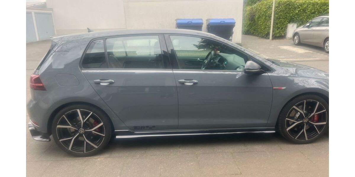 VW Golf 62.500 km 27.500 &euro; Bonn 53119