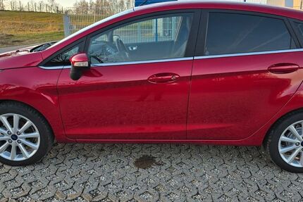 Ford Fiesta 48.000 km 8.999 &euro; Berthelsdorf 09600