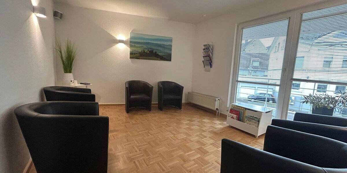 Gewerbeobjekt Lüdenscheid Staberg - 4 Zimmer, 147 m&sup2;, 1.400&euro; | Angebot:26343931