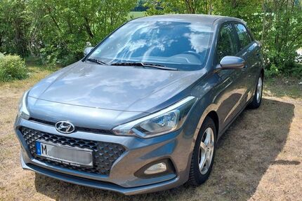 Hyundai i20 15.100 km 11.580 &euro; München 81549
