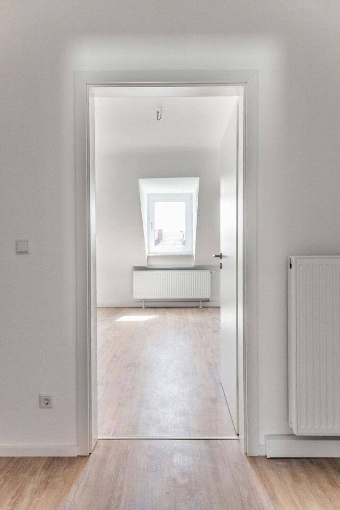 schöne, gut-geschnittene, renovierte 2-Zimmerwohnung zu vermieten