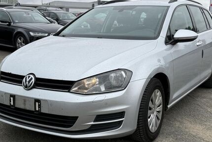 VW Golf 323.300 km 3.370 &euro; Aschersleben 06449