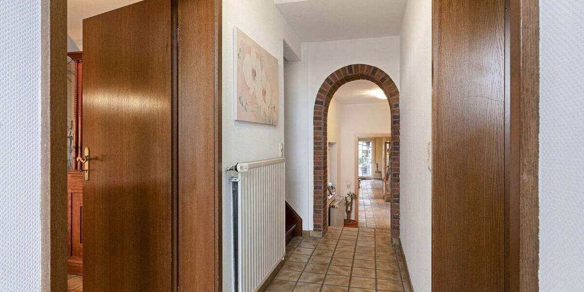 Großzügiges Wohnhaus mit Innenhof, Garten und Ausbaupotenzial in Gangelt- Stahe! 8 zimmer