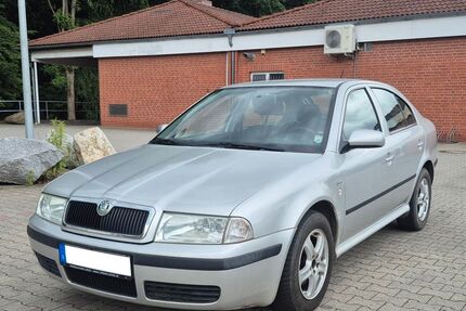 Skoda Octavia 209.000 km 1.390 &euro; Lohsa 02999