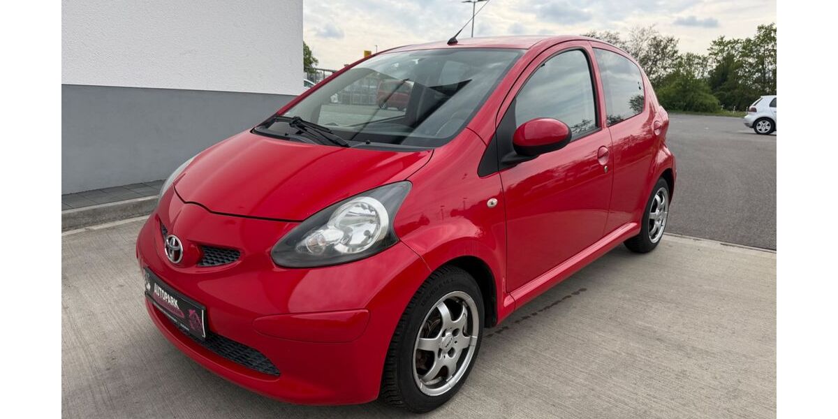 Toyota Aygo (X) 55.000 km 3.300 &euro; Holleben 06179