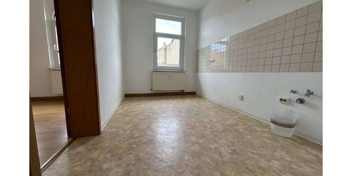 Etagenwohnung Lützen - 4 Zimmer, 120 m&sup2;, 980&euro; | Angebot:26797660
